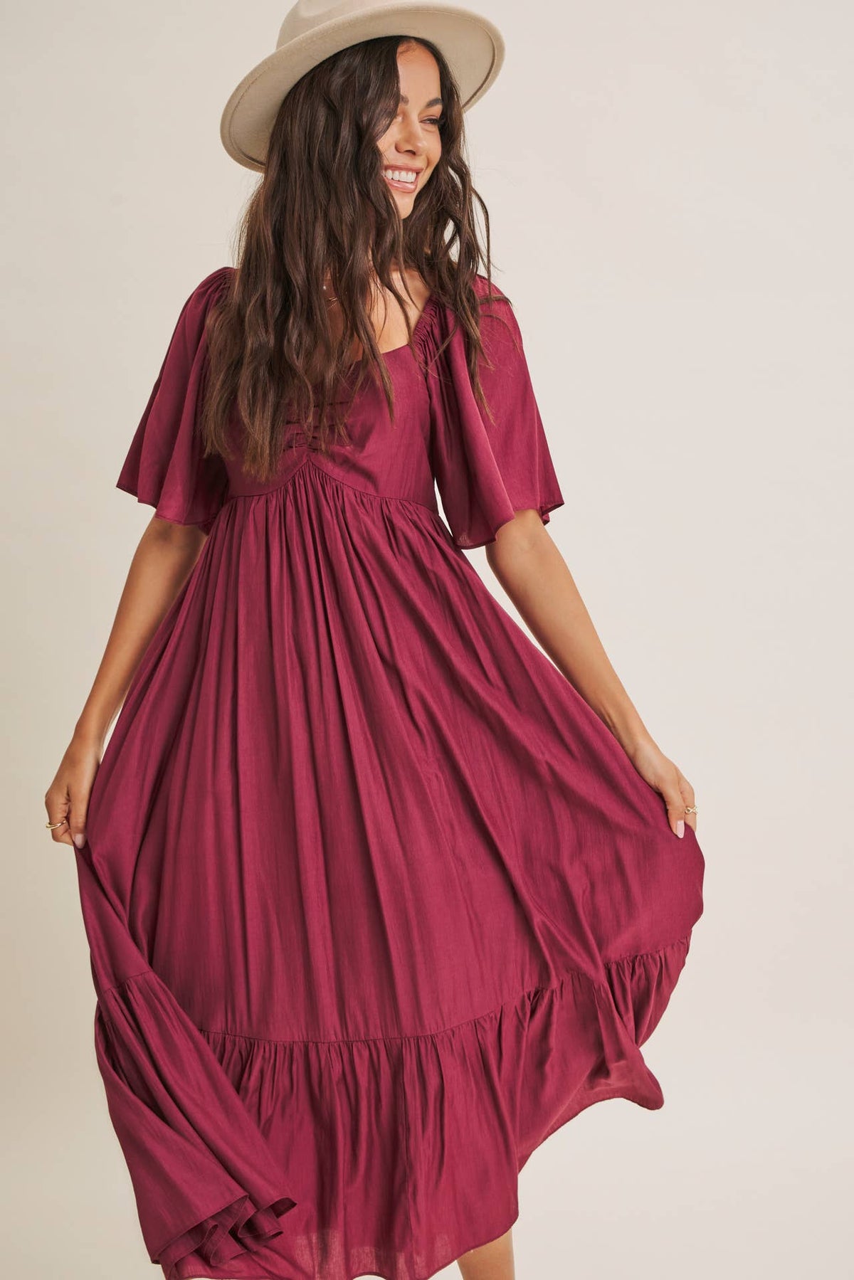 WHISPERING WILLOW FLATTERING SWEETHEART SMOCKED MIDI DRESS