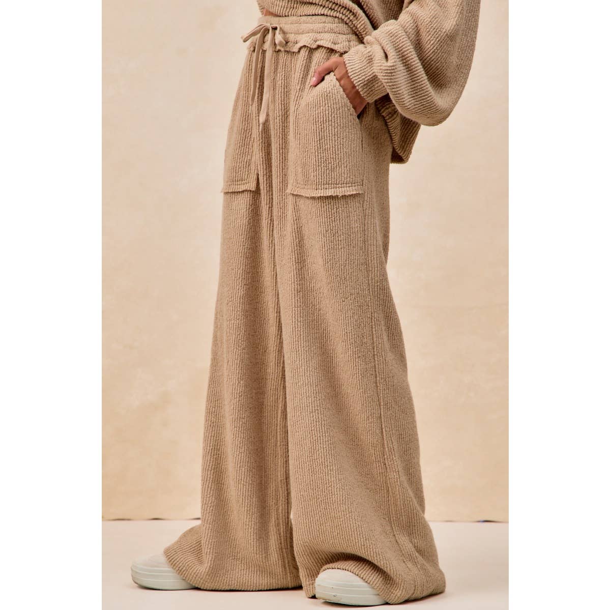 Boucle Rib Knit Wide Pants with Cut Edge Detail