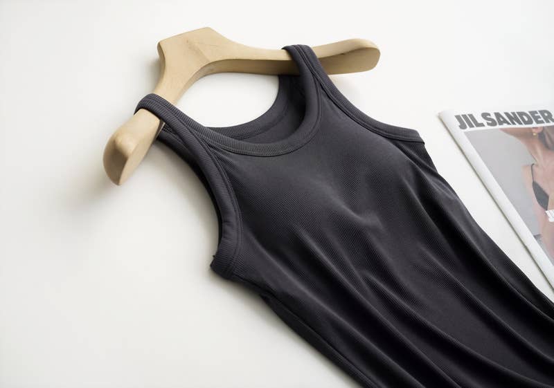 XL / Essential Basic Rib Soft tank top w built in bra