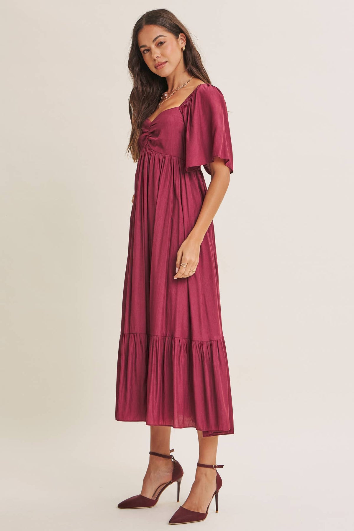 WHISPERING WILLOW FLATTERING SWEETHEART SMOCKED MIDI DRESS
