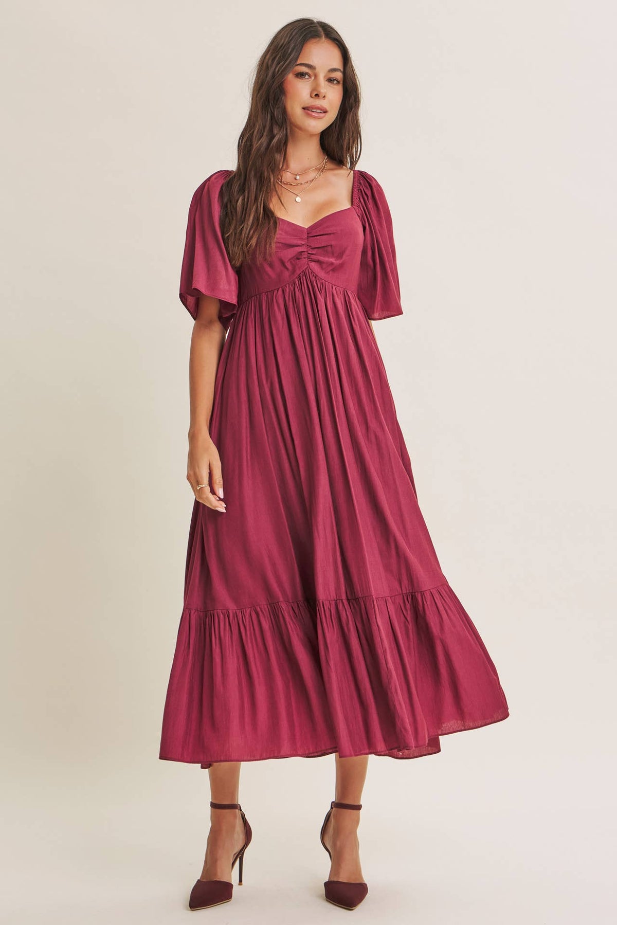 WHISPERING WILLOW FLATTERING SWEETHEART SMOCKED MIDI DRESS