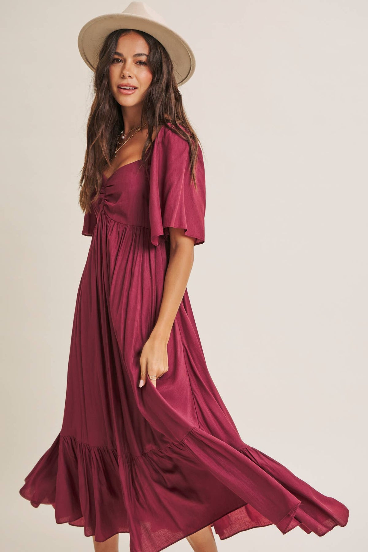 WHISPERING WILLOW FLATTERING SWEETHEART SMOCKED MIDI DRESS