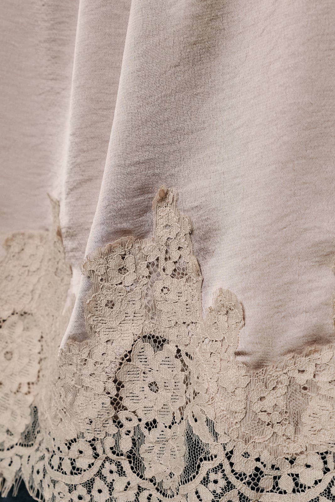 Square Neck Balloon Long Sleeve Lace Applique Hemline Blouse