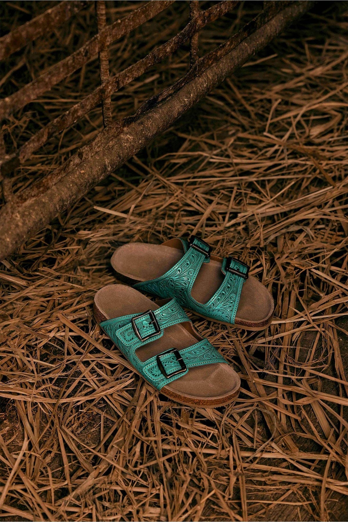 Wildlfower Wanderer Sandals In Turquoise