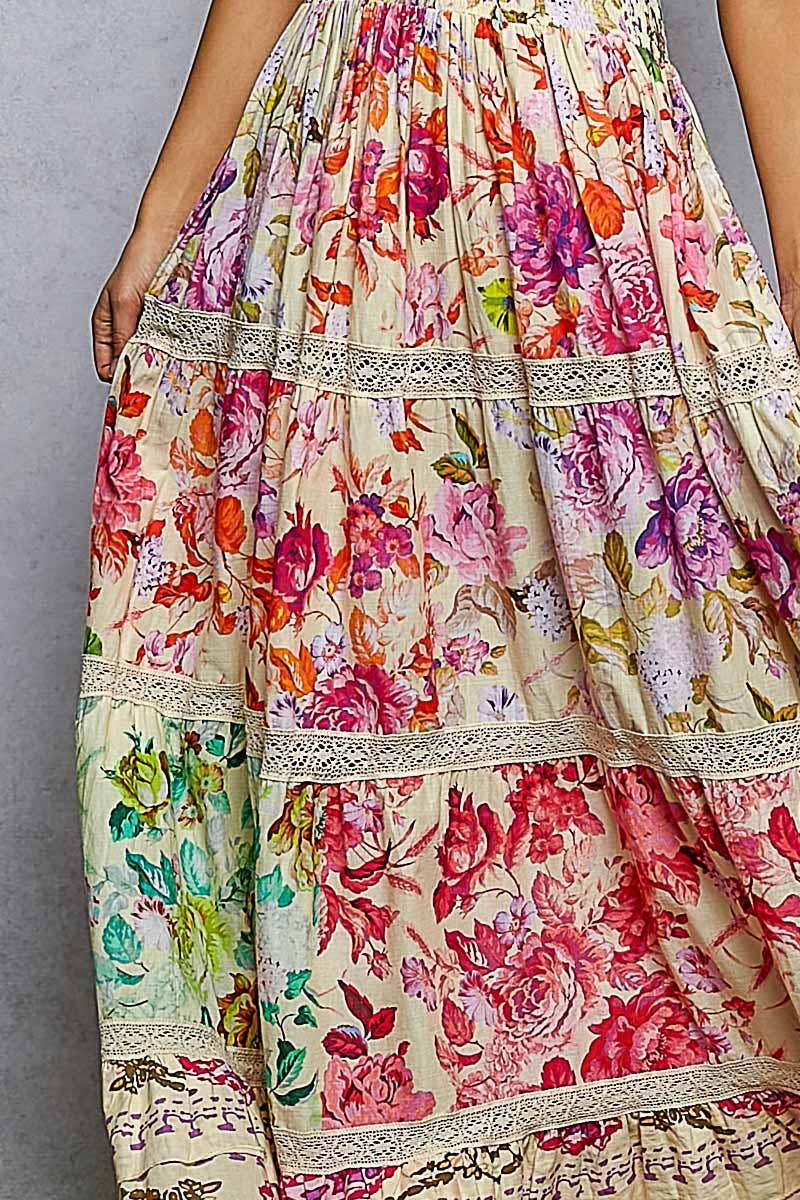 Large / Feminine V-neck Smocked Waist Ruffle Floral Maxi Dress