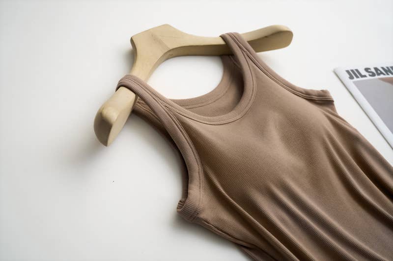 XL / Essential Basic Rib Soft tank top w built in bra