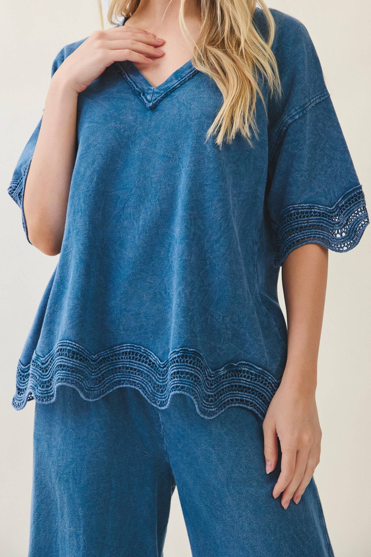 Mineral Washed Wave Trim Blouse HT7277