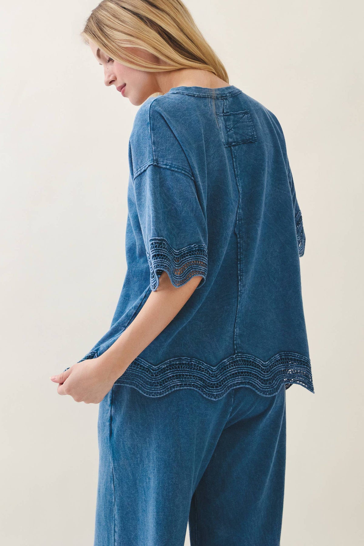 Mineral Washed Wave Trim Blouse HT7277