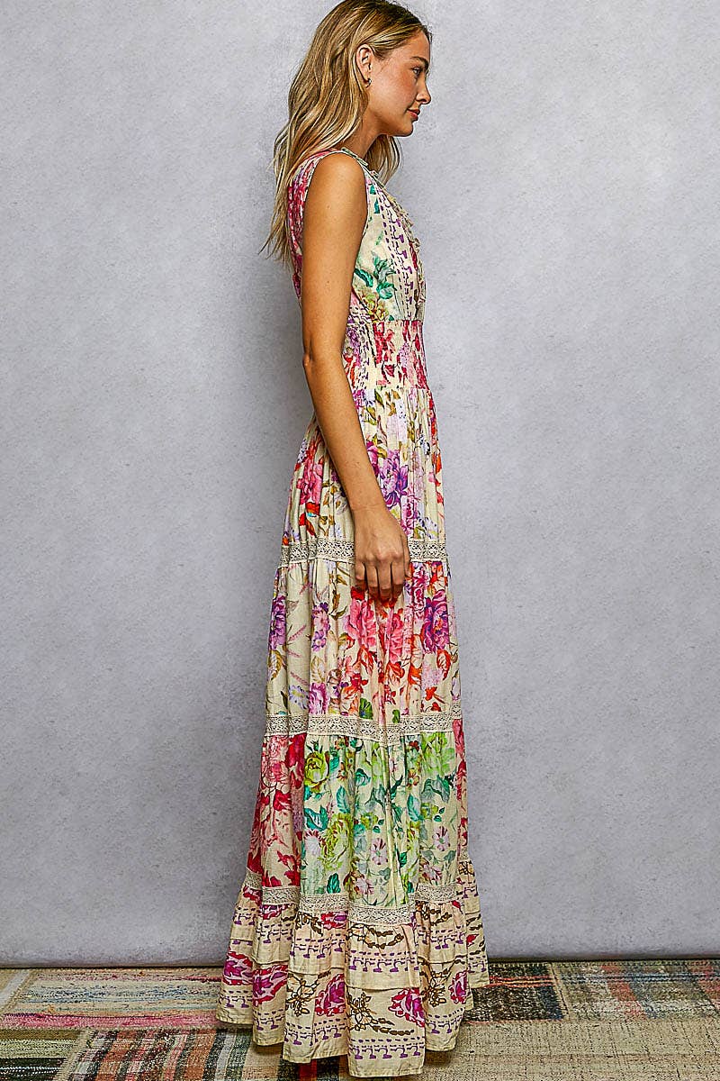 Large / Feminine V-neck Smocked Waist Ruffle Floral Maxi Dress