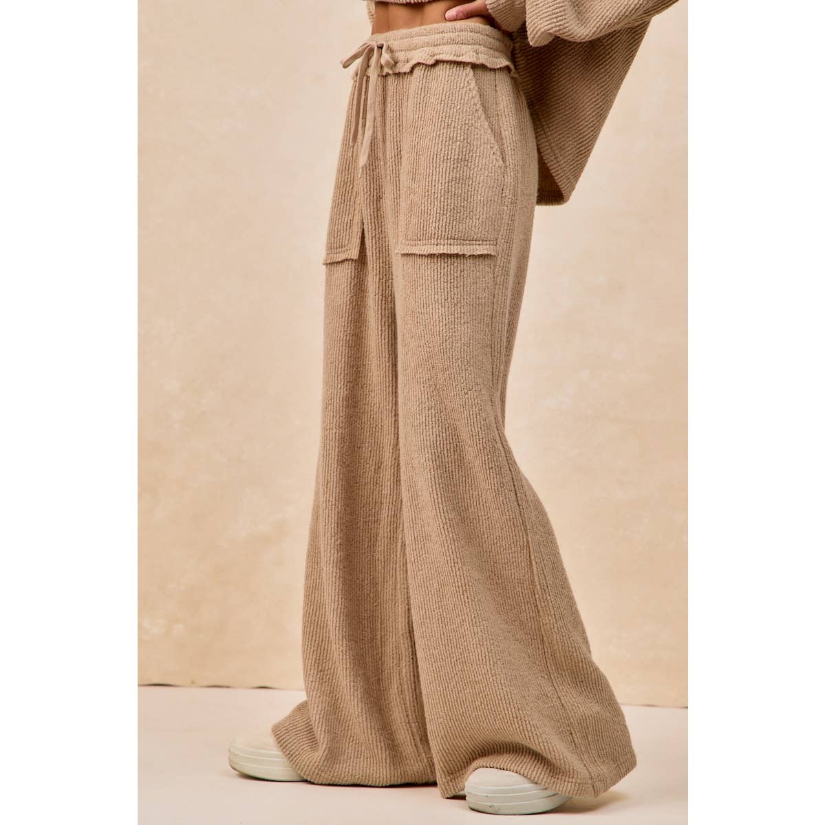 Boucle Rib Knit Wide Pants with Cut Edge Detail
