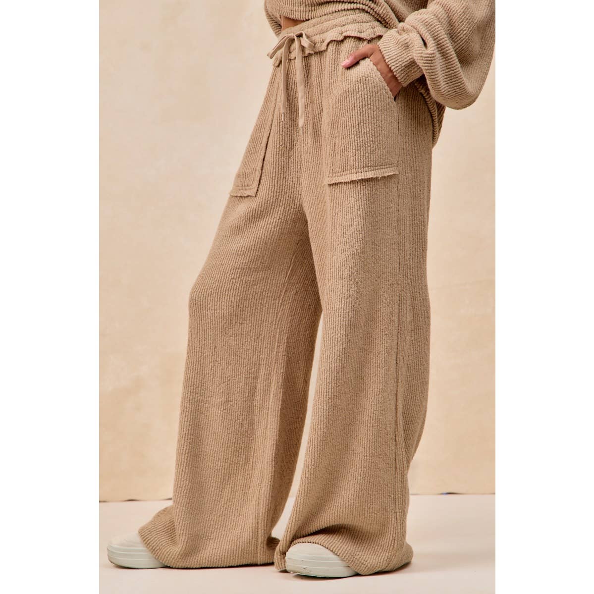 Boucle Rib Knit Wide Pants with Cut Edge Detail