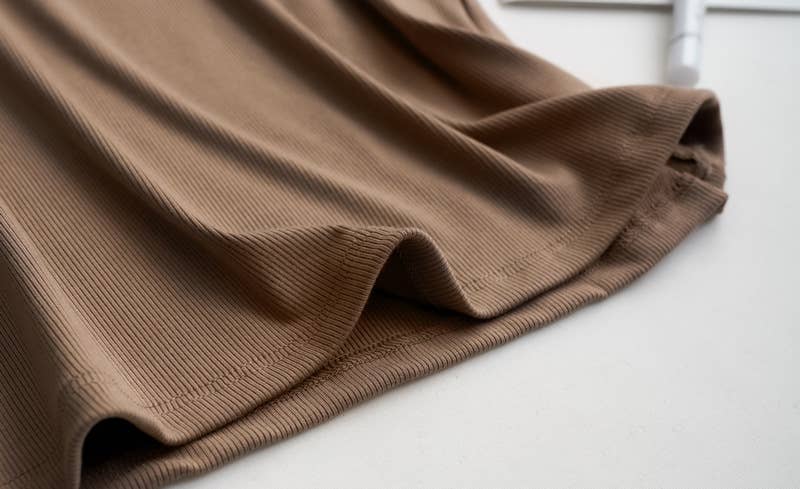 XL / Essential Basic Rib Soft tank top w built in bra