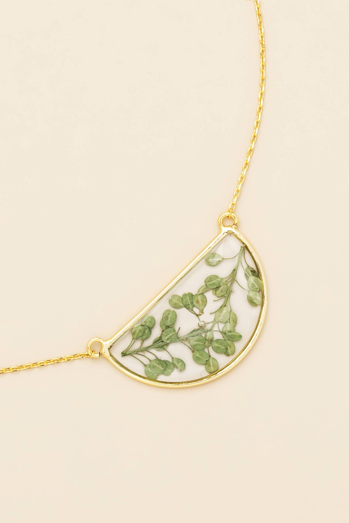 Pressed Flower Necklace - Green Peppergrass/Gold