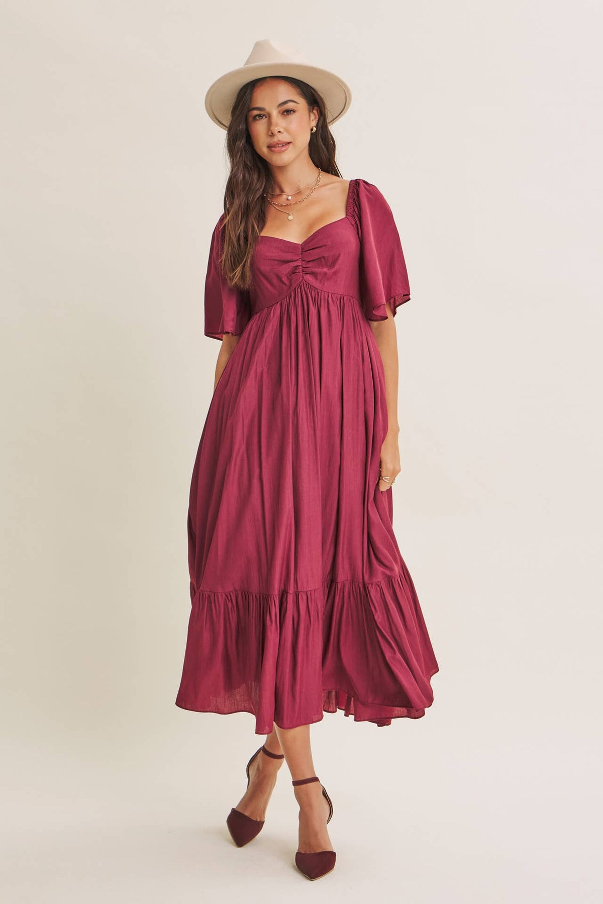 WHISPERING WILLOW FLATTERING SWEETHEART SMOCKED MIDI DRESS