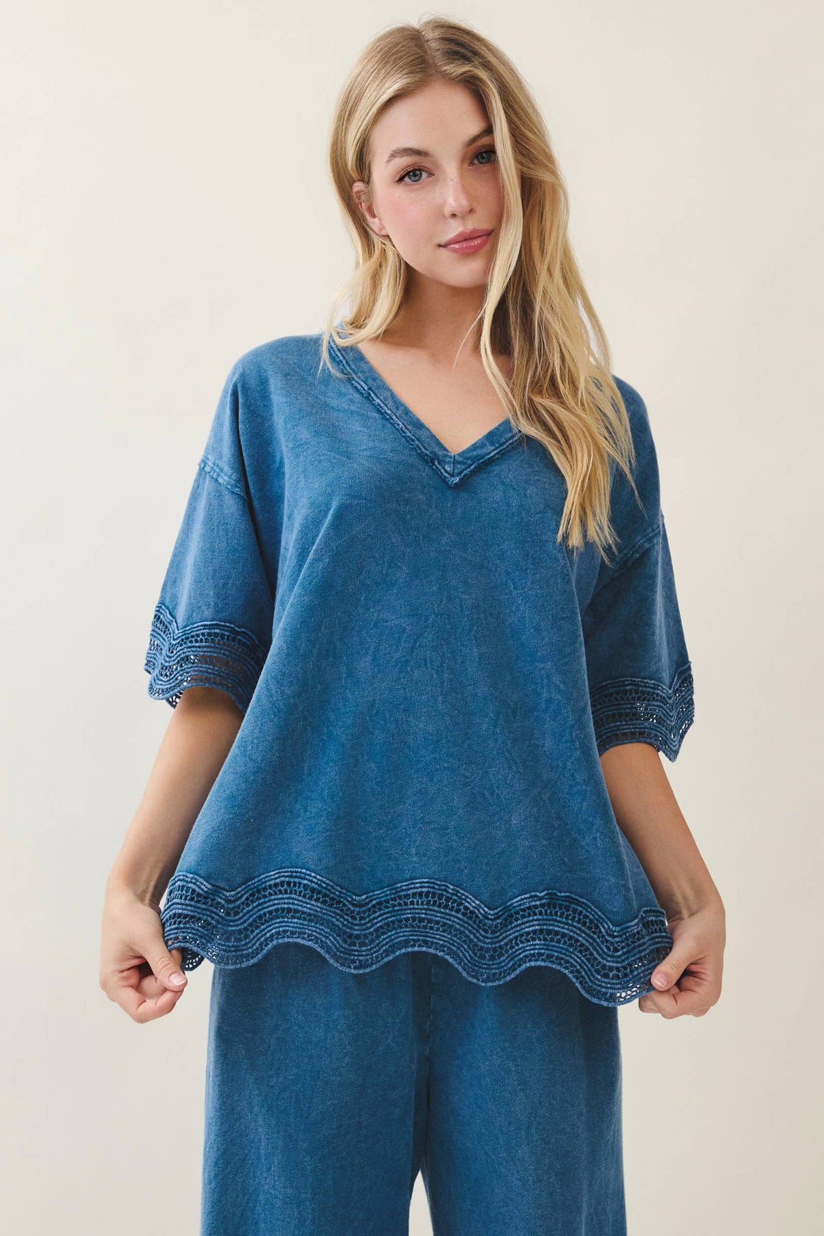 Mineral Washed Wave Trim Blouse HT7277