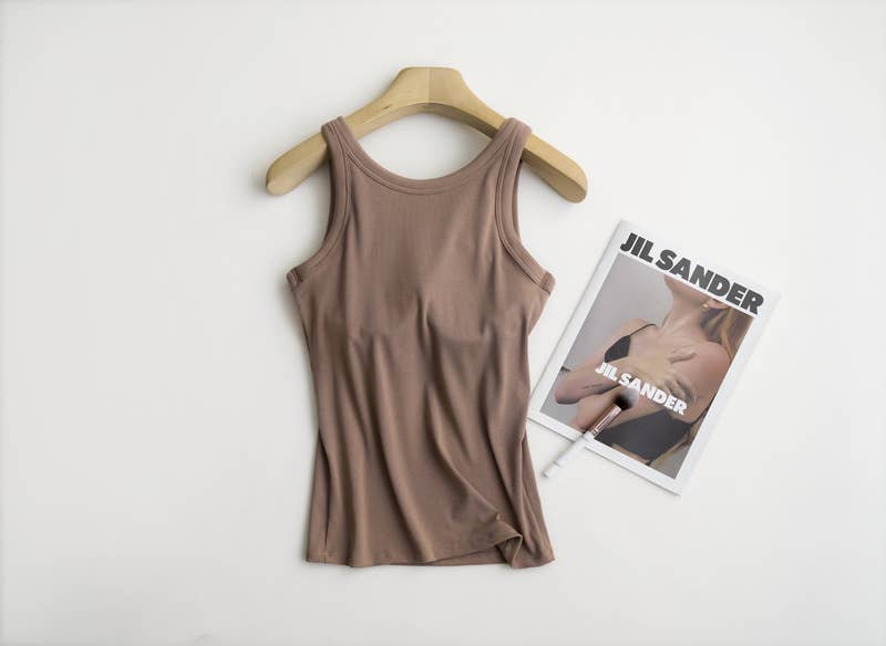 XL / Essential Basic Rib Soft tank top w built in bra