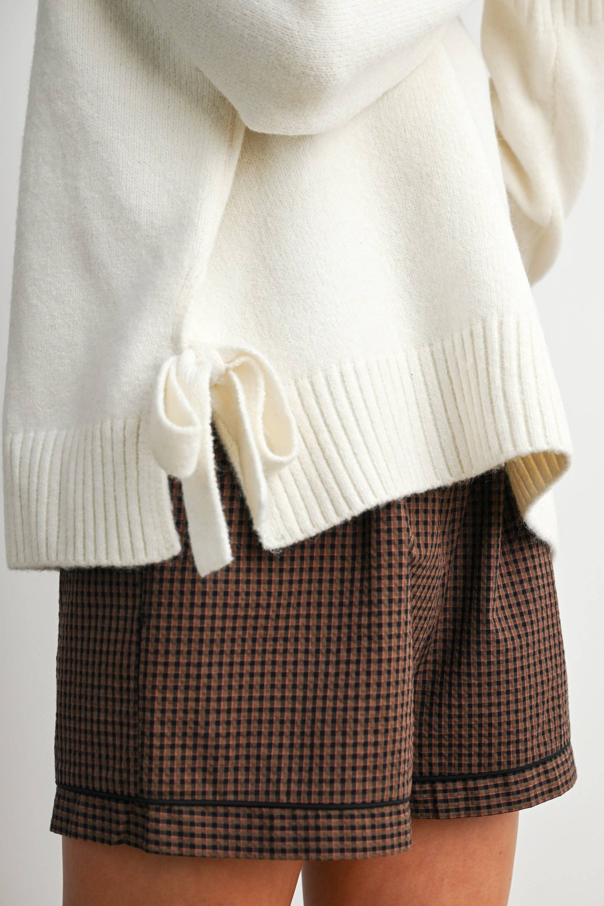 Tie Split-Hem Crewneck Long Sleeve Top - BMW7900