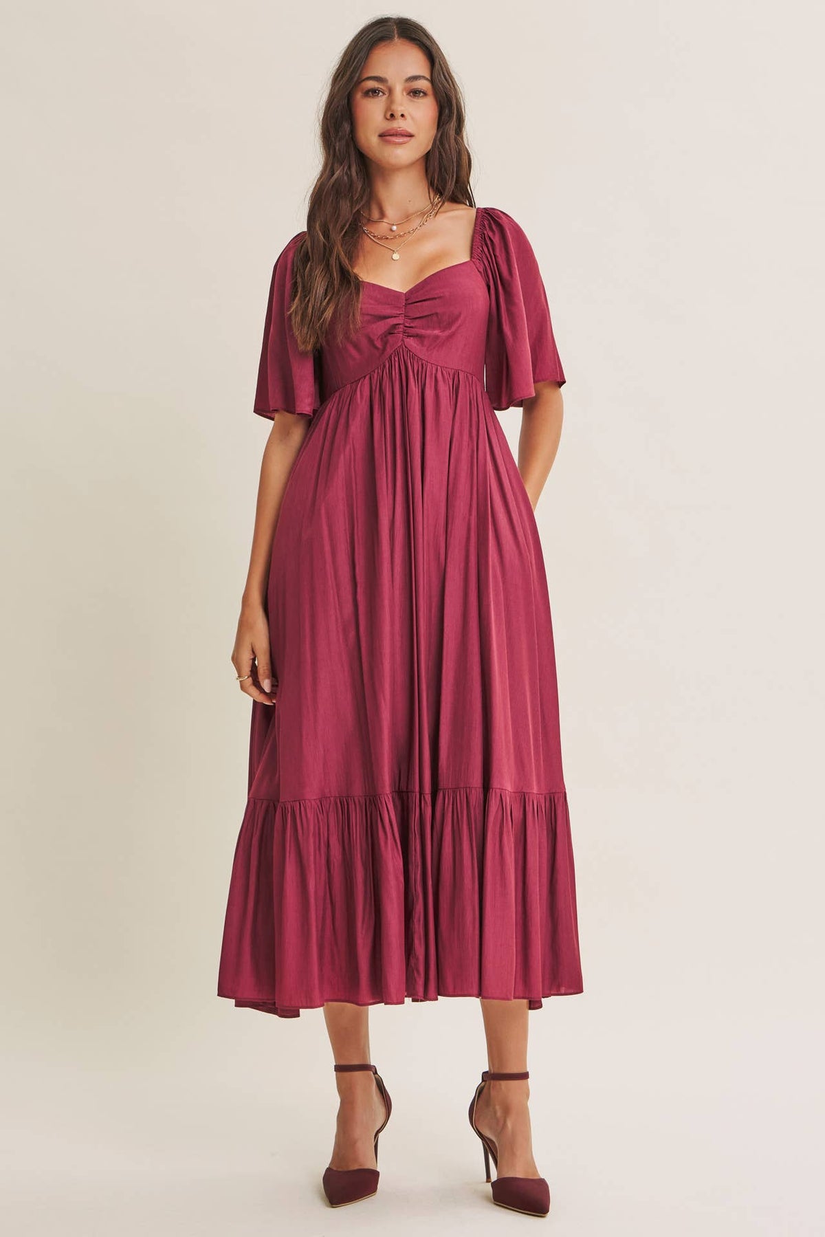 WHISPERING WILLOW FLATTERING SWEETHEART SMOCKED MIDI DRESS